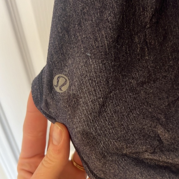 Lululemon tank top size 6 - Picture 5 of 5